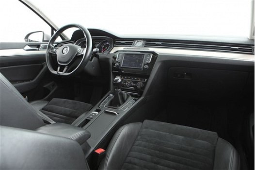 Volkswagen Passat Variant - 1.6 TDI Business Edition R | 1e Eigenaar | NAVI | ECC | LED | R-Line -A. - 1