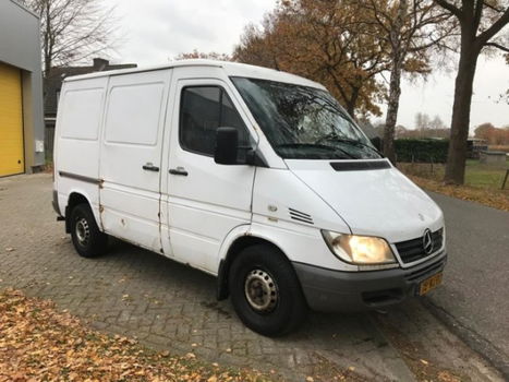 Mercedes-Benz Sprinter - 211 CDI 2.2 300 211CDI 208D 208 2004 KORT LAAG MANUEEL - 1