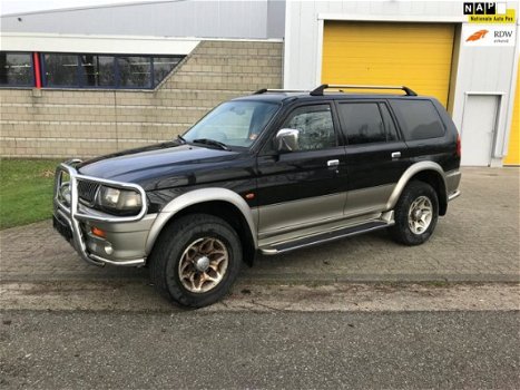 Mitsubishi Pajero Sport - 3.0 V6 Intense 165.000KM AIRCO 4X4 HANDGESCHAKELD - 1