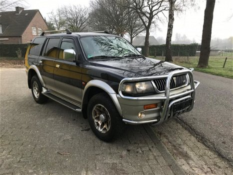 Mitsubishi Pajero Sport - 3.0 V6 Intense 165.000KM AIRCO 4X4 HANDGESCHAKELD - 1