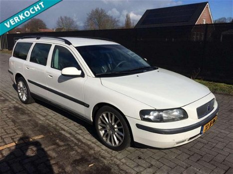 Volvo V70 - 2.4 D5 Comfort Line - 1