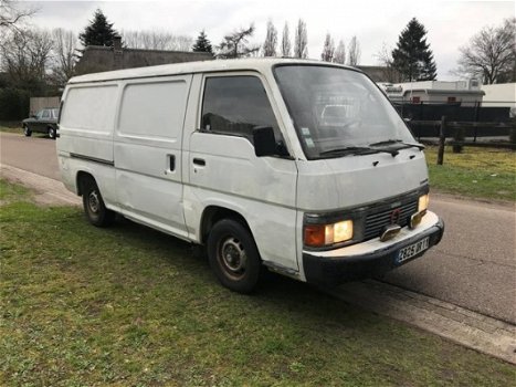 Nissan Urvan - 2.4 LWB 265 LANG MANUEEL 1990 - 1