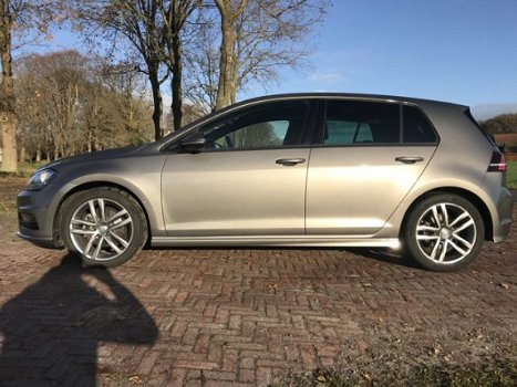 Volkswagen Golf - 1.4 TSI ACT Highline R-Line 150PK PANO LED - 1