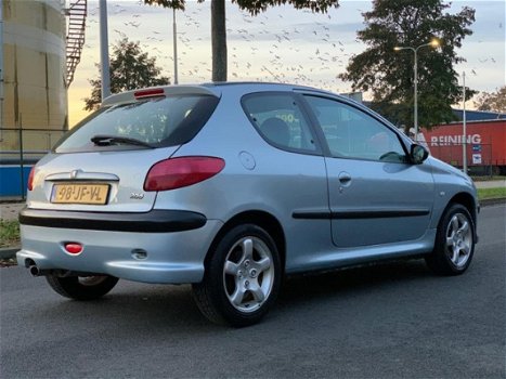 Peugeot 206 - GTI 2.0-16V - 1