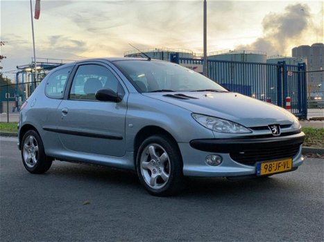 Peugeot 206 - GTI 2.0-16V - 1