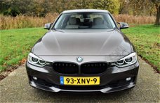 BMW 3-serie - 320i High Executive *AUT*LEDER*19inch*LED*NW MOTOR*189Dkm