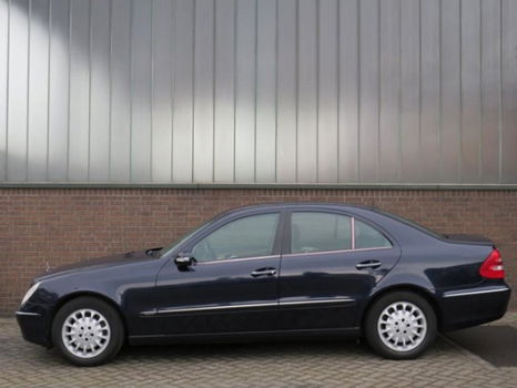 Mercedes-Benz E-klasse - 200 CDI Avantgarde 1e EIG / YOUNGTIMER - 1