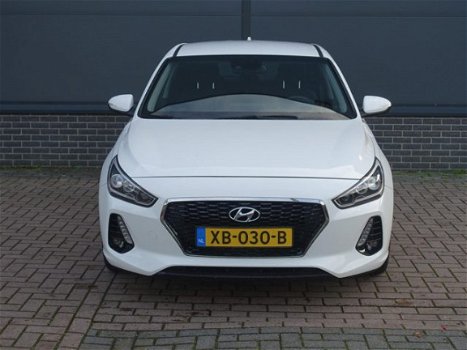 Hyundai i30 - 1.0 T-GDI Premium Navigatie / Camera / Keyless - 1