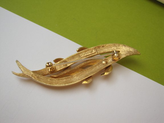 Broche Corocraft goudkleurig takje model 7.1x2.2 cm. - Afbeelding 5