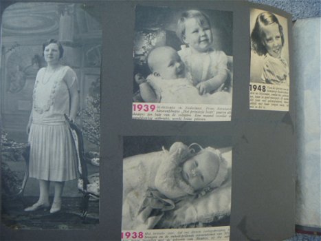 Plakboek Koningshuis - krantenknipsels vanaf jaren 30 - 8