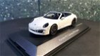 Porsche 911 GTS convertible wit 1:43 Schuco - 2 - Thumbnail