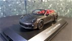 Porsche 911 GTS convertible grijs 1:43 Schuco - 2 - Thumbnail