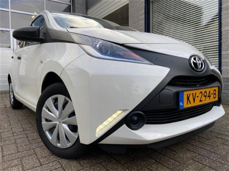 Toyota Aygo - 1.0 VVT-i x 28DKm/NL.Auto/Nieuwstaat/1Ste Eigenaar - 1