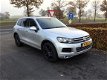 Volkswagen Touareg - 3.0 TDI Highline DSG/LEER/NAVI/PANORAMA VOL OPTIES BJ 2010 - 1 - Thumbnail