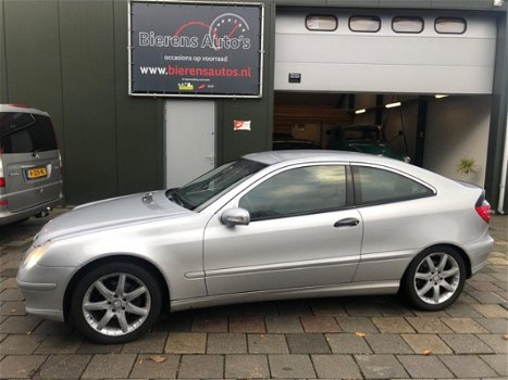 Mercedes-Benz C-klasse Sportcoupé - 180 K. 146dkm NAP Nette Auto - 1