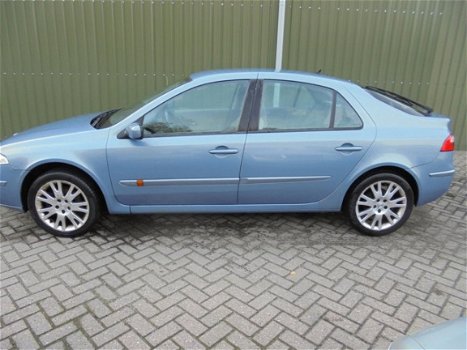 Renault Laguna - 1.8-16V Tech Road - 1