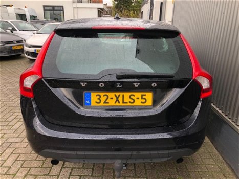 Volvo V60 - 1.6 T3 Kinetic NETTE STAAT / NAVI / ECC / CRUISE / TREKHAAK - 1