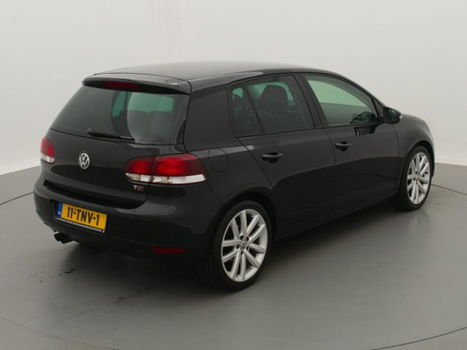 Volkswagen Golf - 1.4 TSI 122PK Highline | PDC | Navi | | Cruise | Stoelverwarming | Telefoon - 1