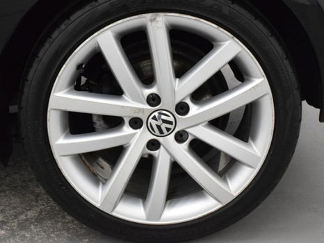 Volkswagen Golf - 1.4 TSI 122PK Highline | PDC | Navi | | Cruise | Stoelverwarming | Telefoon - 1