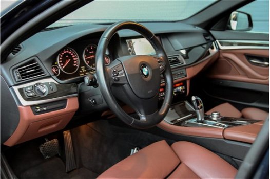 BMW 5-serie - 525d 204pk High Exec. Navi Comfortstoelen Leer 18'' - 1
