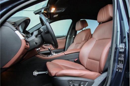 BMW 5-serie - 525d 204pk High Exec. Navi Comfortstoelen Leer 18'' - 1