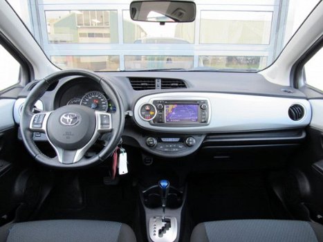 Toyota Yaris - 1.5 Full Hybrid Aspiration Automaat Dealer onderhouden Navi - 1