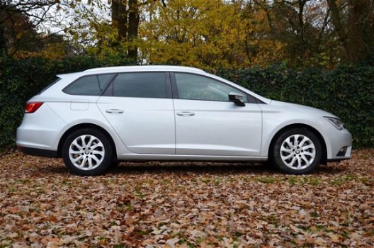 Seat Leon ST - 1.6 TDI Ecomotive Lease Sport Xenon/Half leer/Pdc/Ecc/Navi/Trekhaak/Cr-Controle/Lmv - 1