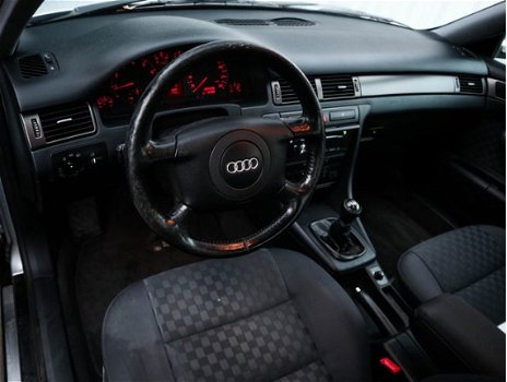 Audi A6 - 1.8 5V, Turbo Advance, Airco, Trekhaak, NL-Auto - 1