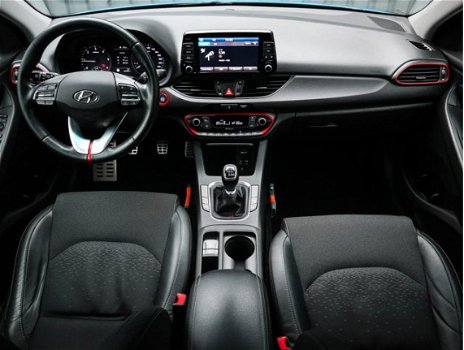 Hyundai i30 - 1.6 CRDi, 5 Drs, Premium, 1 Ste Eigenaar, Dealer Onderh., Navi, NL-Auto - 1