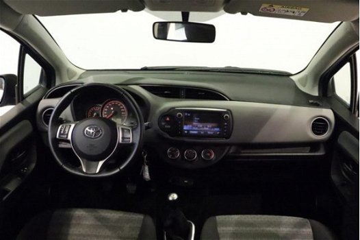 Toyota Yaris - 1.0 70PK VVT-i Aspiration *42.458 KM | Airco | Bluetooth | Metallic | Camera | - 1