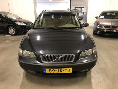 Volvo V70 - 2.4 170PK AUTYOUNGTIMER/LMV/HALF-LEDER - 1