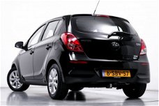 Hyundai i20 - 1.2i i-Deal 25dKM NL-Auto PDC Achter LMV Airco