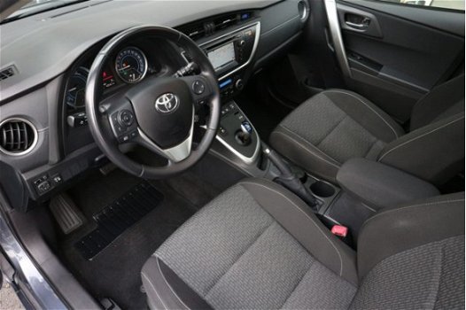 Toyota Auris Touring Sports - 1.8 Hybrid Dynamic Automaat Panorama Navi - 1
