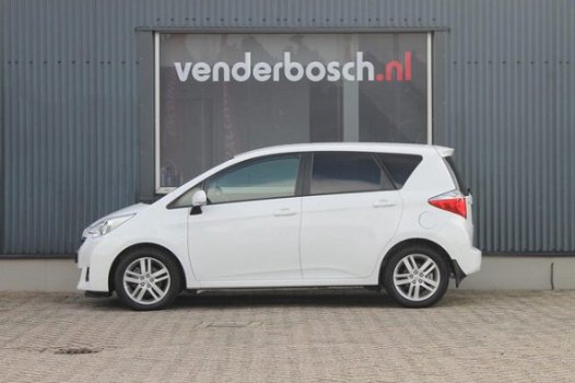 Toyota Verso S - 1.3 VVT-I Aspiration 99pk Aut. Navi Clima Camera - 1