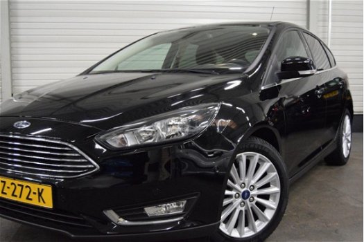 Ford Focus - 1.0 Titanium +NAVI/PARKEERSENSOREN VOOR EN ACHTER/TREKHAAK - 1