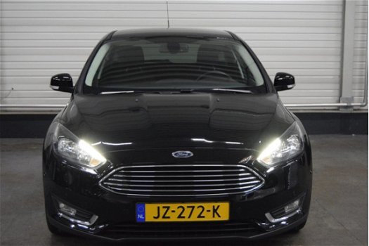 Ford Focus - 1.0 Titanium +NAVI/PARKEERSENSOREN VOOR EN ACHTER/TREKHAAK - 1