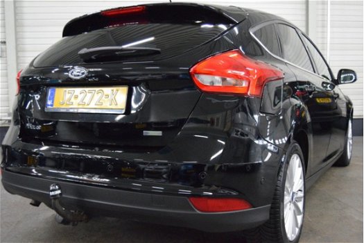 Ford Focus - 1.0 Titanium +NAVI/PARKEERSENSOREN VOOR EN ACHTER/TREKHAAK - 1