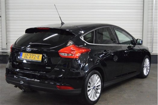 Ford Focus - 1.0 Titanium +NAVI/PARKEERSENSOREN VOOR EN ACHTER/TREKHAAK - 1