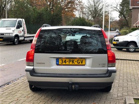 Volvo V70 - 2.4 D5 / AUTM / NAVI / ECC / LEER - 1