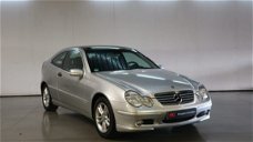 Mercedes-Benz C-klasse - C180 SPORTCOUPE AUT Sport | Clima | Pano | Youngtimer