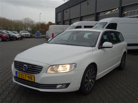 Volvo V70 - 1.6 D2 Nordic+ / Navi / ECC / Leer / Stoelverwarming - 1