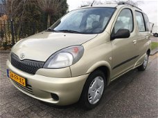 Toyota Yaris Verso - 1.3-16V VVT-i Luna jaar apk bij aflevering