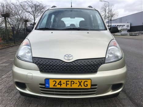 Toyota Yaris Verso - 1.3-16V VVT-i Luna jaar apk bij aflevering - 1