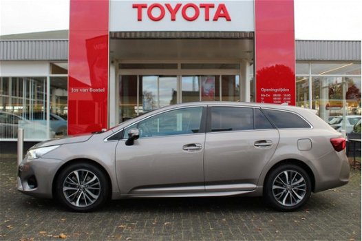 Toyota Avensis Touring Sports - 2.0 D-4D-F Dynamic NAVI/ CAMERA/ BLUETOOTH/ CRUISE - 1