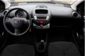 Toyota Aygo - 1.0 VVT-i Now *5-DEURS / AIRCO - 1 - Thumbnail