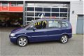 Opel Zafira - 2.2-16V Maxx 7 Personen I 5Drs I Airco I Trekhaak I Dealer onderhouden - 1 - Thumbnail