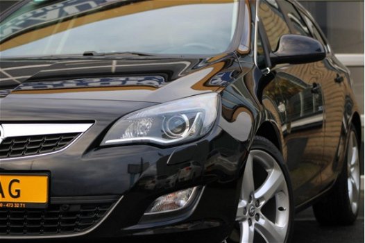 Opel Astra Sports Tourer - 1.4 Turbo Sport Xenon Climate Control Navigatie 3-6-12 M Garantie - 1