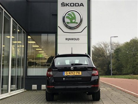 Skoda Fabia Combi - 1.0 TSI Business Edition Navigatie Lichtmetalen velgen Parkeersensoren DAB+ - 1