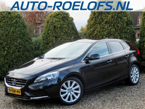 Volvo V40 - 1.6 D2 Momentum / Navi / Ecc / Pdc - 1