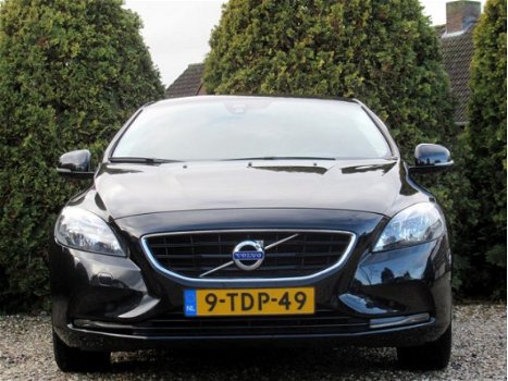 Volvo V40 - 1.6 D2 Momentum / Navi / Ecc / Pdc - 1